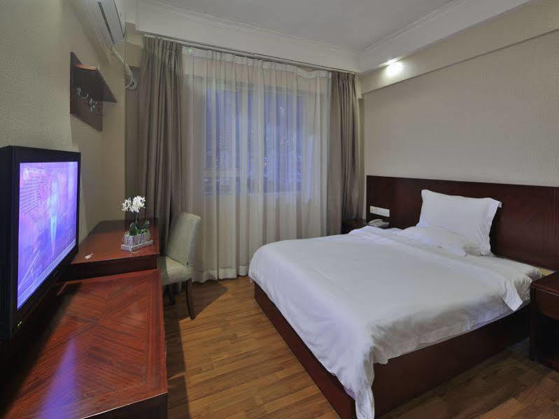 Paco Hotel Guangzhou Jiangtai Road Metro Branch Eksteriør billede